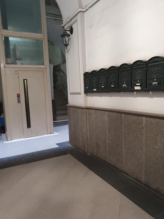 נאפולי Traversa Toledo, Intero Appartamento Al Plebiscito מראה חיצוני תמונה