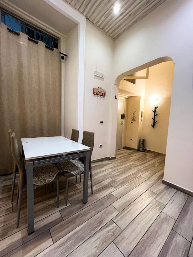 נאפולי Traversa Toledo, Intero Appartamento Al Plebiscito מראה חיצוני תמונה